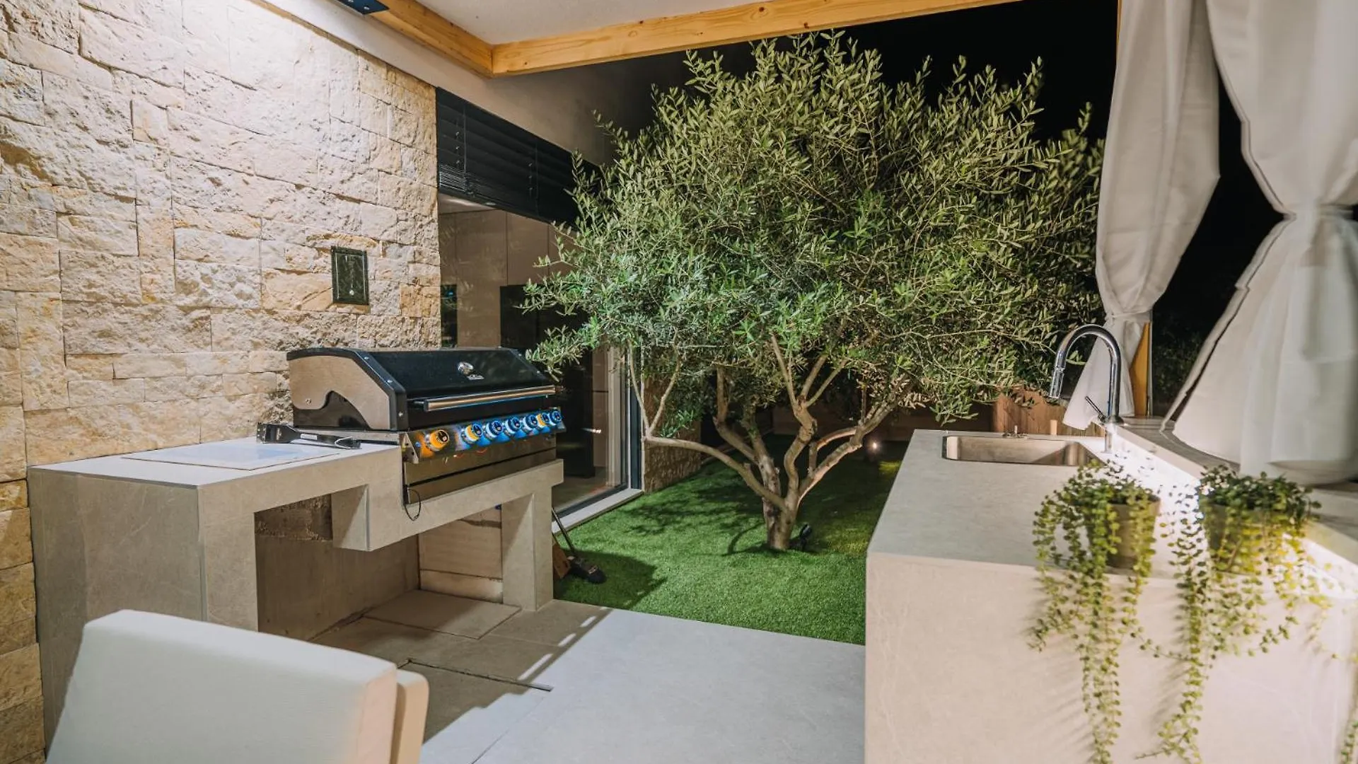 Villa Santa Barbara Privlaka  Kroatië